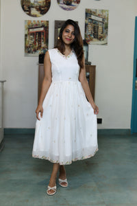 Kaira – White Chiffon Embroidery Dress